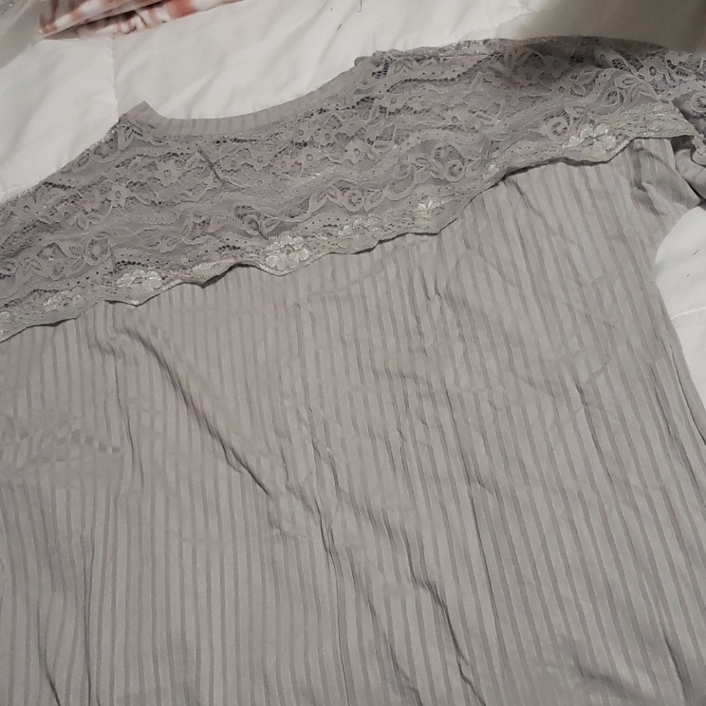 CCO DROP🌼1 small left New boutique lace yoke top - Picture 9 of 10